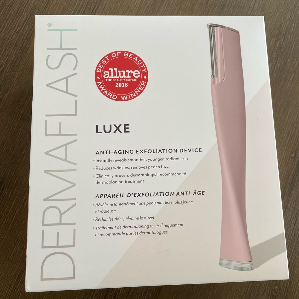 Dermaflash Dermaplaning Exfoliation Device